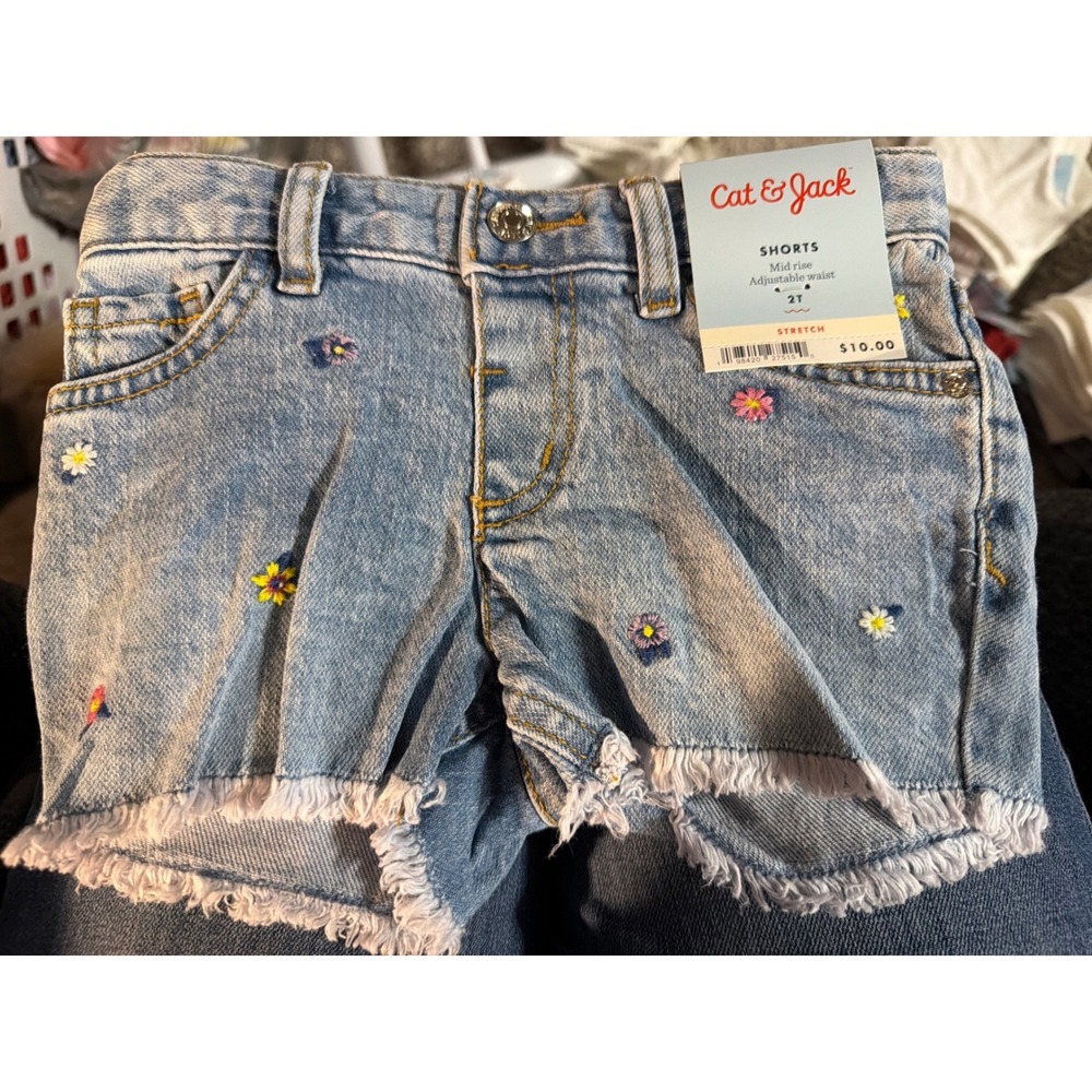Cat & Jack Toddler Girls 2T Embroidered Daisy Denim Shorts Light Wash Blue NWT